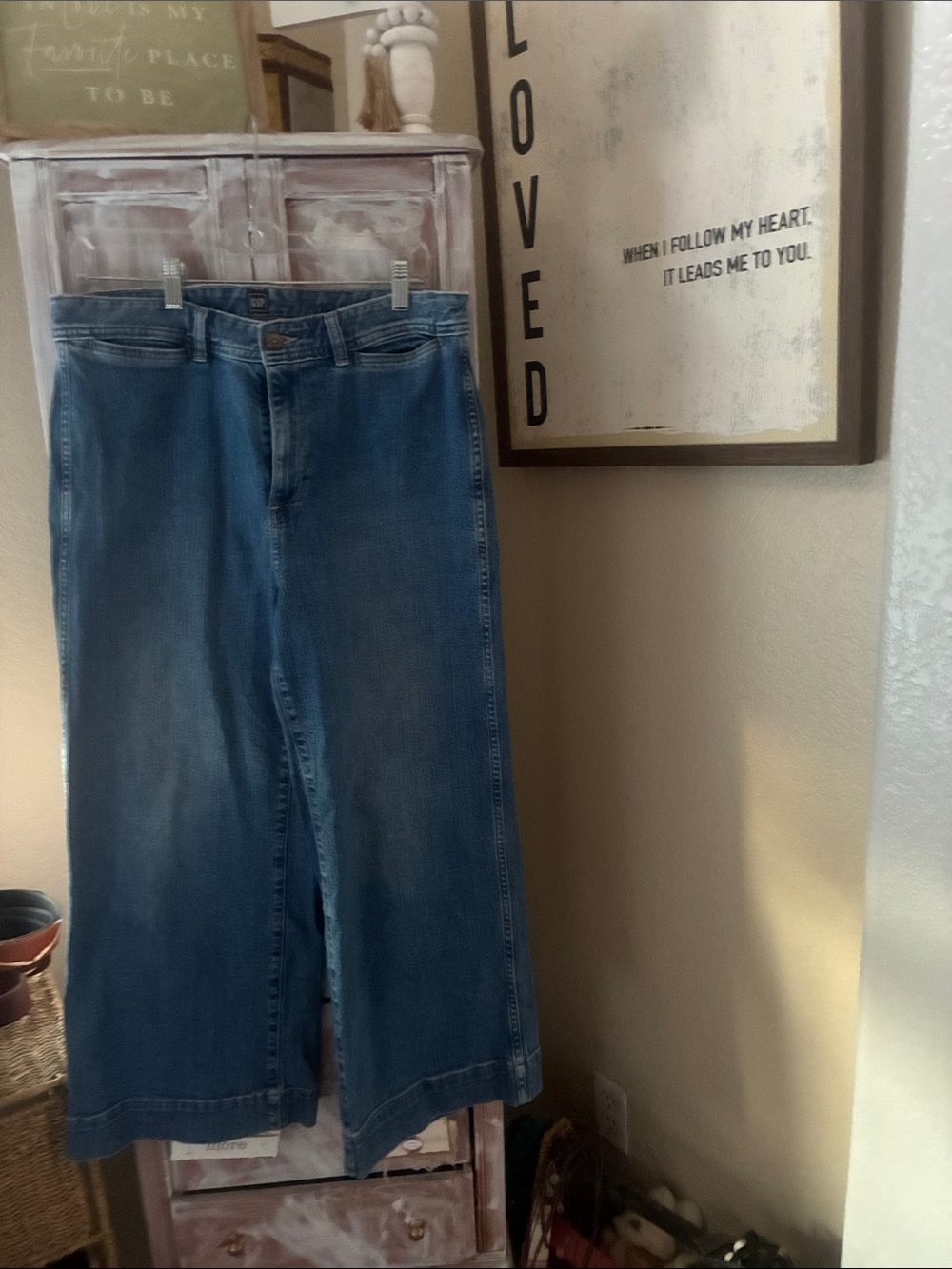 GAP Wide-Leg Jeans in Medium Blue Wash